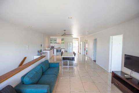 3 Bedroom Apartment // Spence St - Accommodation Nelson Bay 0