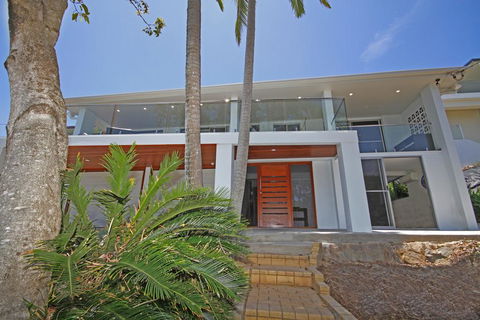 32 Barra Crescent, Coolum Beach. Bond 500, FOXTEL, WIFI, Linen Supplied - Accommodation Nelson Bay 2