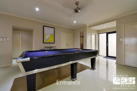 33 Inggarda Lane - PRIVATE JETTY & SPA - Nelsons Bay Accommodation 2