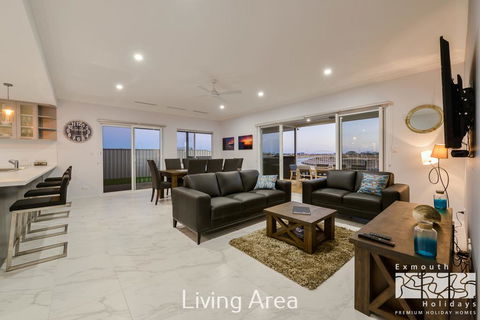 34 Madaffari Drive - Pool - Accommodation Nelson Bay 1