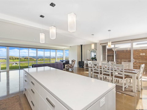 38 OCEANE - Nelson Bay Accommodation.com 2
