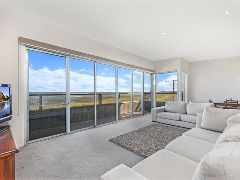 38 OCEANE - Nelson Bay Accommodation.com 3