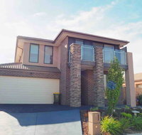 4 Bed 2 And A Half Bath Luxury Villa in Point Cook - Accommodation Nelson Bay