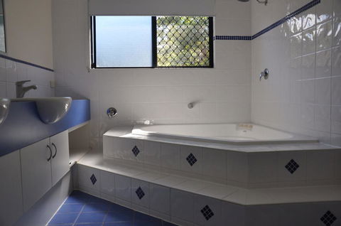 44 Cypress Avenue - Holiday Home In A Quiet Location, Close To Patrolled Beach And CBD - Accommodation Nelson Bay 2
