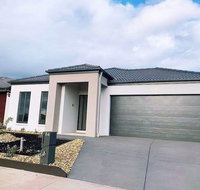 4Bed 2Bath Cozy Guesthouse in Tarneit - Accommodation Nelson Bay
