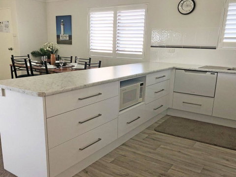 5 'Intrepid' 3 Intrepid Close - Perfect Beachfront Location - Accommodation Nelson Bay 1