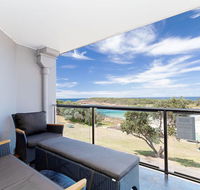 5 'The Outlook' 4 Ocean Parade - overlooking Boat Harbour beach and ducted air conditioning - Accommodation Nelson Bay