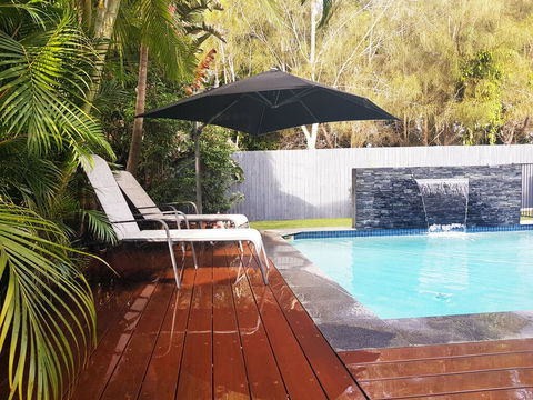5 Bedroom Luxury Villa - Hope Island - Accommodation Nelson Bay 2