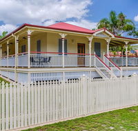 5 Bomburra Court - Rainbow Beach Ticks All The Boxes Pool Shed Fenced Yard Pet Friendly - Accommodation Nelson Bay