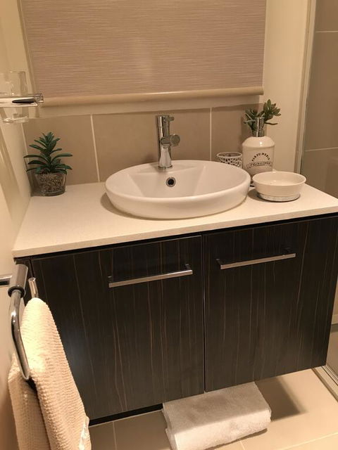 5 Star Room With Own Bathroom - Singles, Couples, Families Or Executives - Accommodation Nelson Bay 3