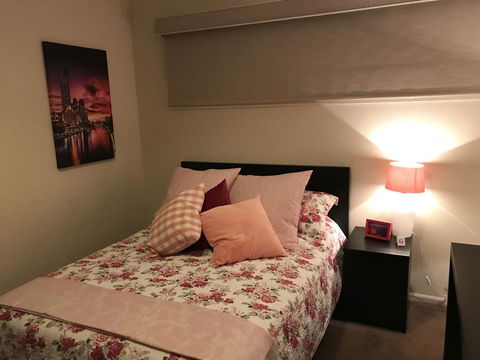 5 Star Room With Own Bathroom - Singles, Couples, Families Or Executives - Accommodation Nelson Bay 0