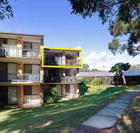 54 'Bay Parklands' 2 Gowrie Avenue - air con pool tennis courtchild friendly - Accommodation Nelson Bay