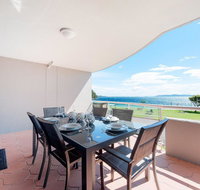 6 'FLORENTINE' 11 COLUMBIA CLOSE - STUNNING UNIT WITH SENSATIONAL VIEWS - Accommodation Nelson Bay