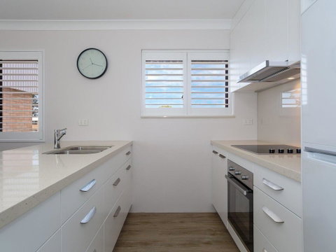 6 'Intrepid' 3 Intrepid Close - Right On The Waterfront - Accommodation Nelson Bay 2
