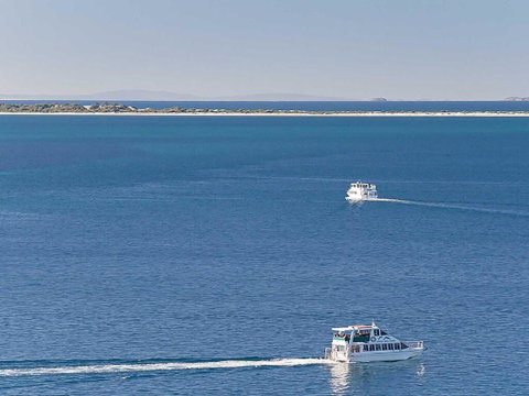 6 'Skyline' 12 Thurlow Avenue - Foxtel & Aircon - Accommodation Nelson Bay 3
