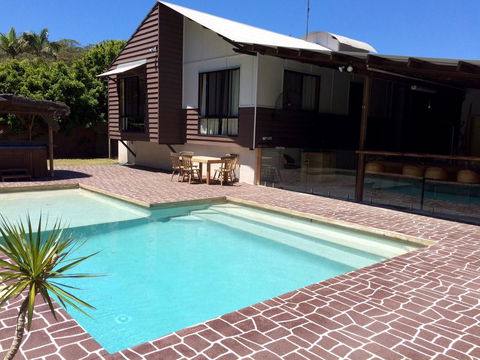 6 Bomburra Court - Rainbow Beach, Pet Friendly In Great Bush And Beach Location - Accommodation Nelson Bay 0