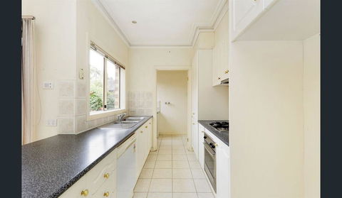 6 CAN STAY, CENTRAL GLEN WAVERLEY - Accommodation Nelson Bay 2