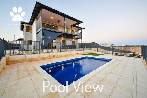 6 Corella Court - PRIVATE JETTY & POOL - Accommodation Nelson Bay 0