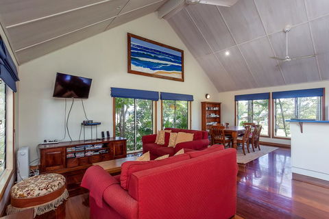 6 Ilmenite Avenue - Coastal Beach Shack Within Walking Distance To Patrolled Beach And CBD, - Accommodation Nelson Bay 0