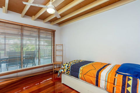 6 Ilmenite Avenue - Coastal Beach Shack Within Walking Distance To Patrolled Beach And CBD, - Accommodation Nelson Bay 2
