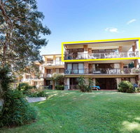 68 'Bay Parklands'  2 Gowrie Ave - aircon pool tennis court communal spa - Accommodation Nelson Bay