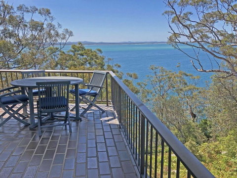 7 'Skyline' 12 Thurlow Avenue - Unit With A WOW Factor - Accommodation Nelson Bay 0