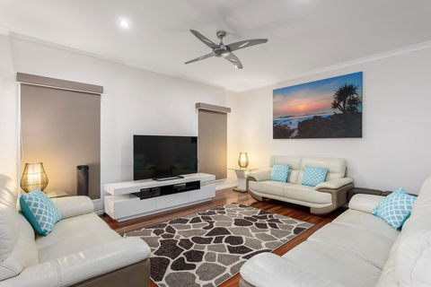 7 Ibis Court - Spacious Family Home With Large Outdoor Area, Swimming Pool & Ample Parking - Accommodation Nelson Bay 2
