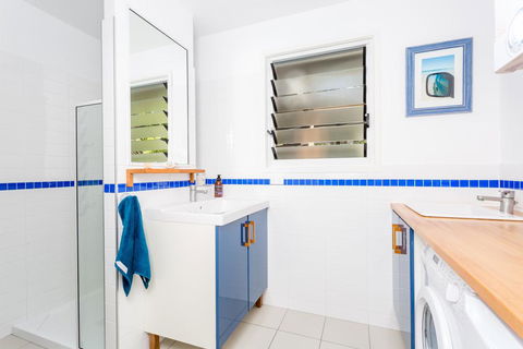 7 Naiad Court - Rainbow Shores, Perfect Beach House, Swimming Pool And Walk To Beach, Aircon, Wi-Fi - Accommodation Nelson Bay 3