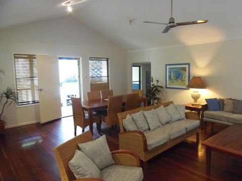 8 Orania Court - Rainbow Shores, Privacy, Peace And Quiet - Accommodation Nelson Bay 1