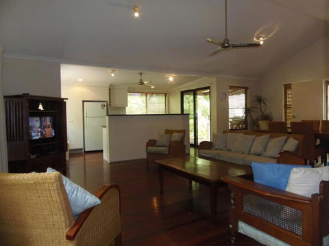 8 Orania Court - Rainbow Shores, Privacy, Peace And Quiet - Accommodation Nelson Bay 2