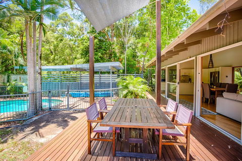 8 Satinwood Drive - Rainbow Shores, Architecturally Designed, Pool, Walk To Beach - Accommodation Nelson Bay 2
