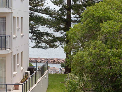 9 'Bronte Court', 17 Magnus Street - Renovated Unit With Filtered Views & Pool - Accommodation Nelson Bay 0