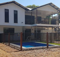 9 Ibis Court - pool beach volleyball air conditioning - Accommodation Nelson Bay