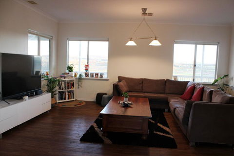 A Better Life Animal Sanctuary FarmStay - Private Two-Bedrooms, Lounge Room & Bathroom & Toilet, Shared Kitchen - Accommodation Nelson Bay 3