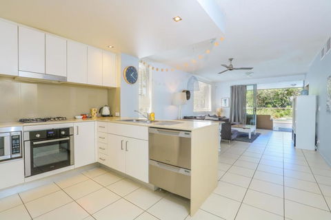 A Deluxe Swim Up - Drift Apartments South - Accommodation Nelson Bay 2