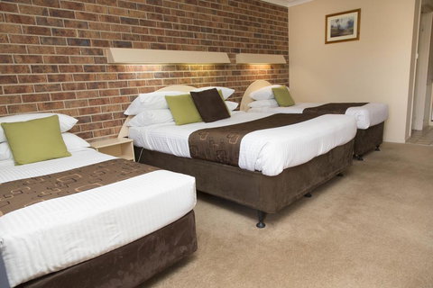 A Line Motel - Nelsons Bay Accommodation 3