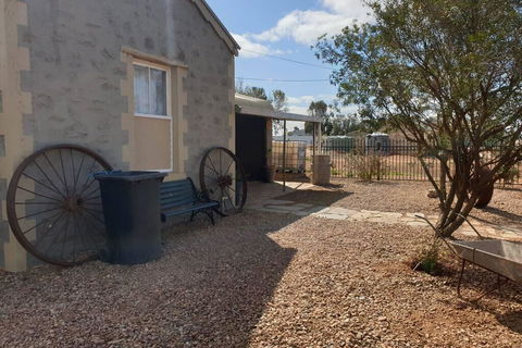 A Real Bush Retreat. Kangas, Emus & Starry Skies. - Accommodation Nelson Bay 3