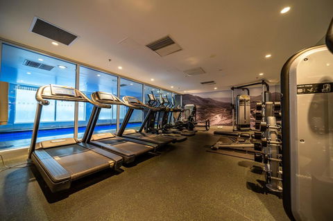 Above The Square On Hindmarsh-Pool - Gym - Carpark - Nelsons Bay Accommodation 2