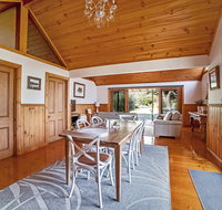 Abrahams On Bank - Accommodation Nelson Bay