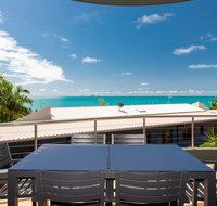 Absolute Airlie - Accommodation Nelson Bay