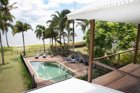 ABSOLUTE BEACHFRONT BLISS @ NEWELL BEACH - Accommodation Nelson Bay 0