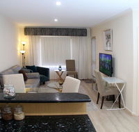 ADELAIDE CBD APARTMENT - 3BR 2BATH  CARPARK - Nelsons Bay Accommodation