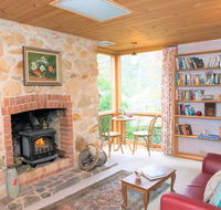 Adelaide Hills 'Camellia Cottage' - WiFi - Accommodation Nelson Bay