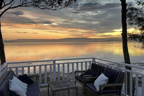 Dreamy Lake Retreat & Sunsets - Accommodation Nelson Bay 0