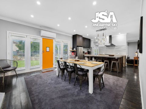 Edelweiss Cottage - Accommodation Nelson Bay 1