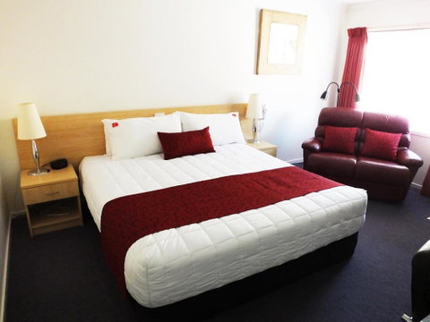 Edinburgh Motor Inn - Accommodation Nelson Bay 2