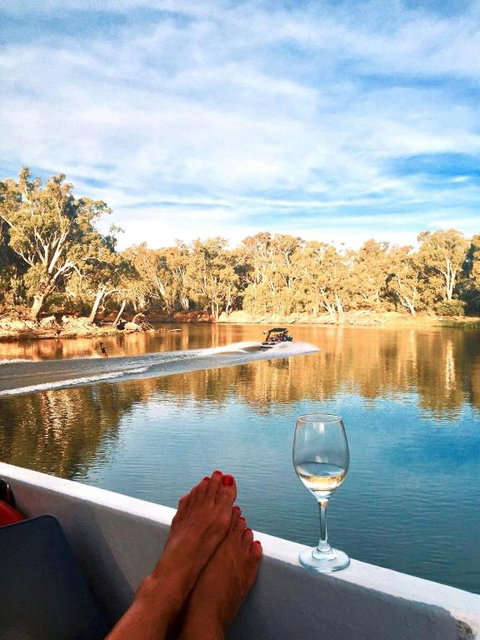 Eildon Parkview Motor Inn Room 7 - Nelson Bay Accommodation.com 2