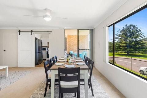 Esplanade Escape - Beachfront Family Bliss - Accommodation Nelson Bay 2