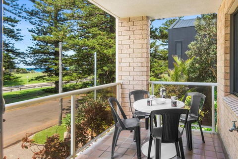 Esplanade Escape - Beachfront Family Bliss - Accommodation Nelson Bay 3