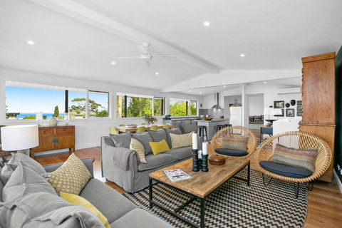 Evans Beach Retreat - Nelson Bay Accommodation.com 4